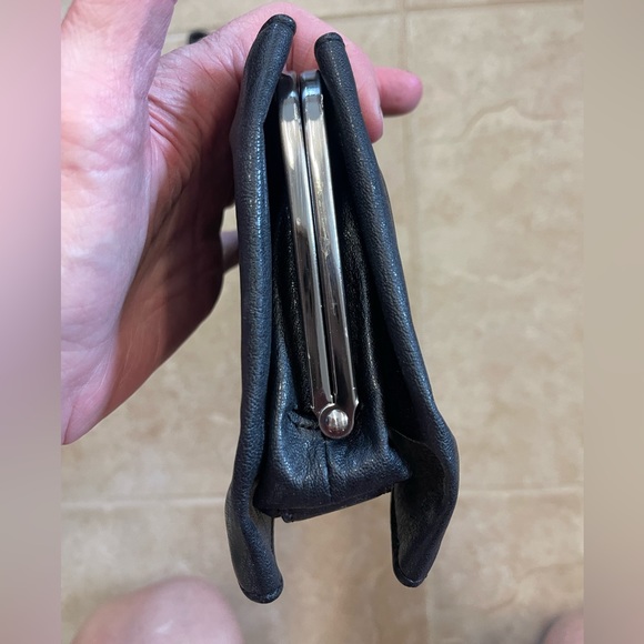 Classy Jessica Simpson Black Bow Clutch! - Picture 5 of 8